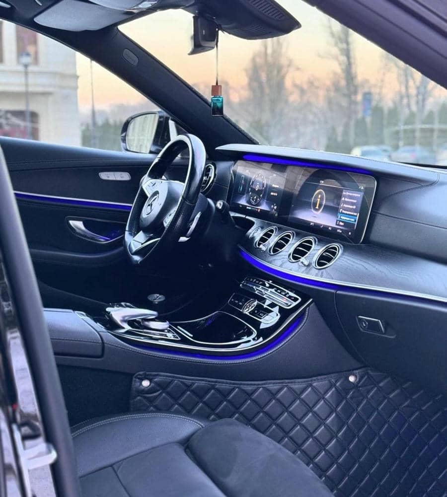 Mercedes Benz E200 w213
    